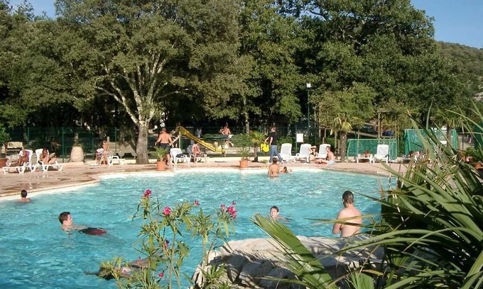 Brissac House | Camping - Piscine - eehdhe