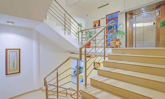 Nedumangad Hotel | Collection O Hotel Indraprastha