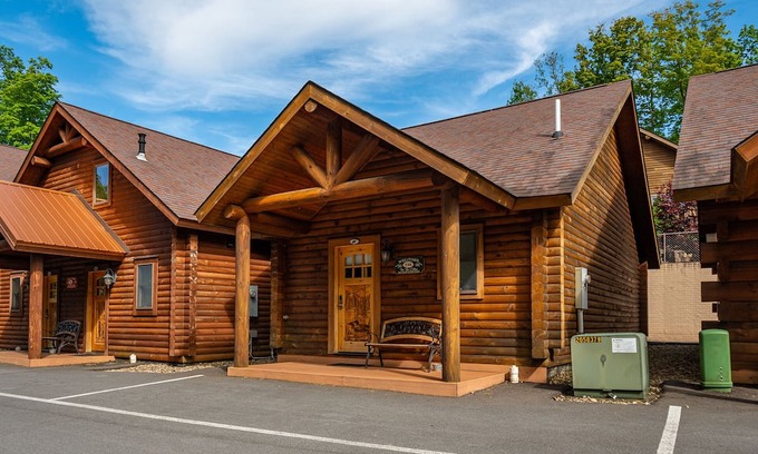 McHenry Cabin | Mountainside Cabin 44-Dog Friendly