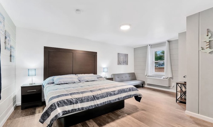 Houghton Lake House | Updated Room #1 - 1 King Bed, Couch, All New Furnishings, Fast WiFi!