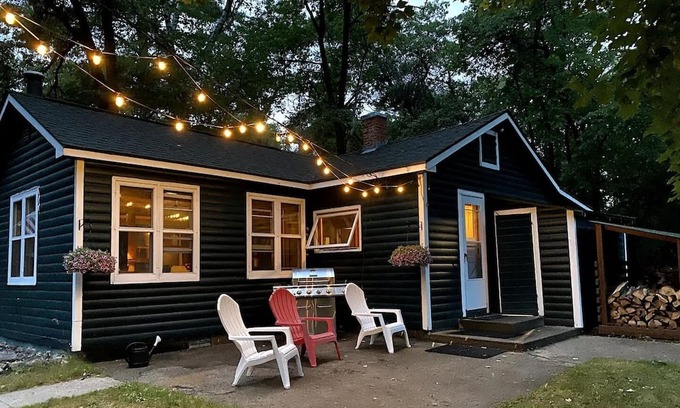 Ossipee Cabin | Cozy cabin in enchanting Merrifield with AC, WiFi