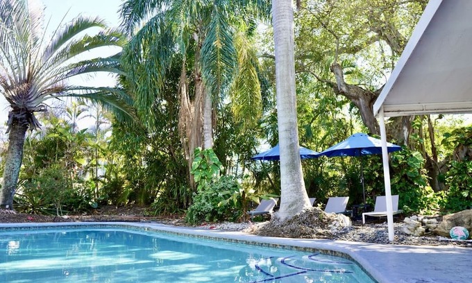 South Corals House | 4BD Family Paradise Retreat - Heated Pool/Arcades/Pool Table