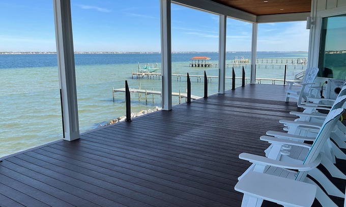 Villa Segunda House | Newly Built Luxury Home | 4 BD 3 BTH | Boat Slip & Kayak | Beach Getaways