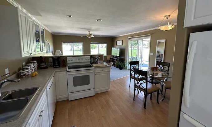 Thousand Palms House | Comfortable home on golf course