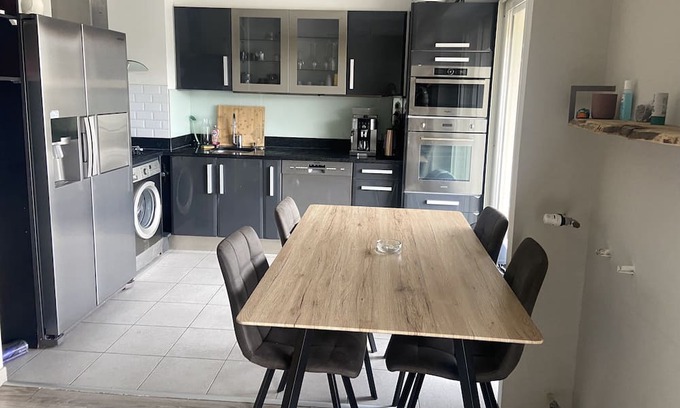 Saint Maurice Apartment | Bright T3 with balcony