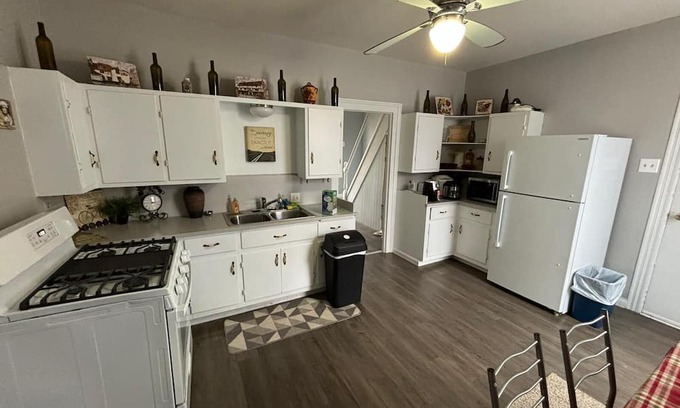 Saginaw House | The One Eared Rabbit-entire home in Saginaw