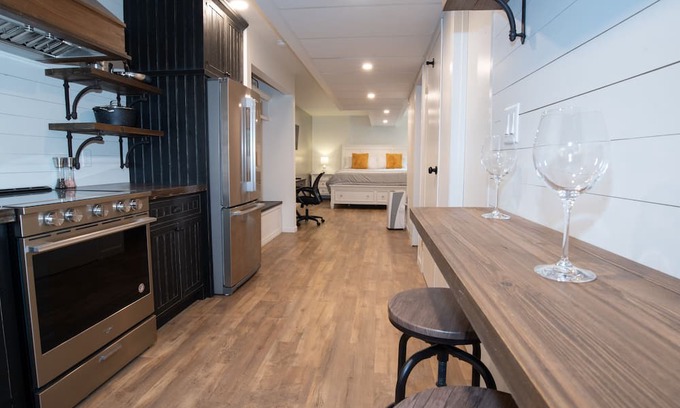 Tappen Apartment | Cozy lower level suite with King bed, just outside of Salmon Arm!