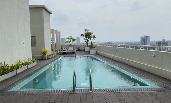 Borella Apartment | 8th Heaven at Treasure Trove