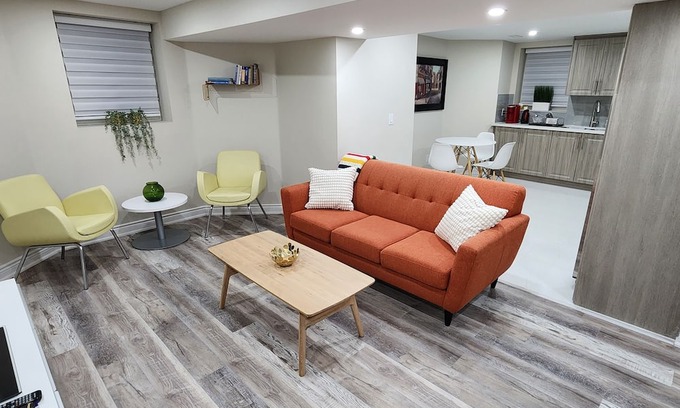 Meadowvale Village Apartment | Luxurious & spacious private apartment w/ all amenities