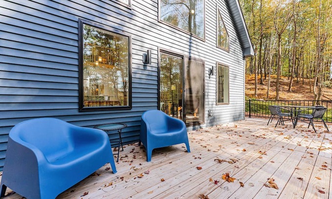 Alpine Lake Ski Chalet | New! Wintervue with Fireplace - Pet Friendly Home