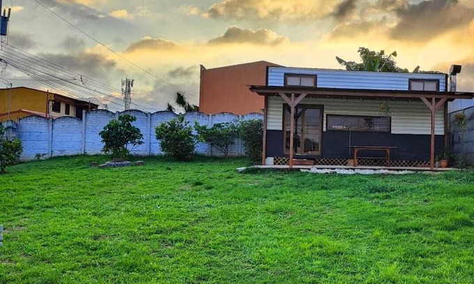 Villa Bonita Apartment | Comfort and privacy of a small house, just 10 minutes from Airport!