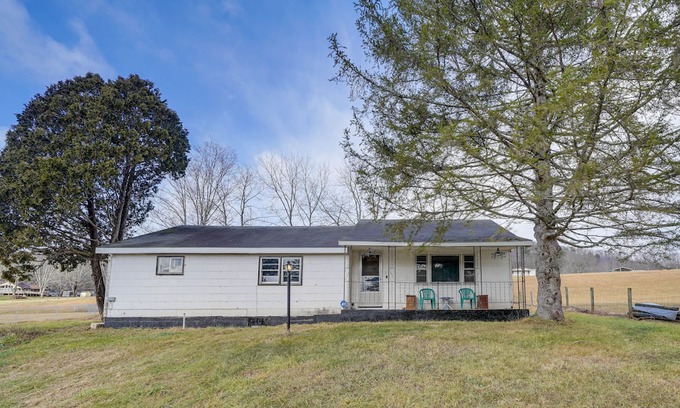 Marlinton House | Pet-Friendly West Virginia Getaway Near Skiing