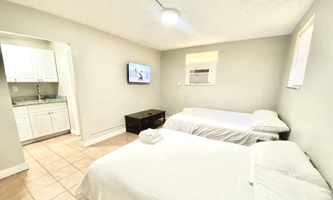 Indianapolis Apartment | Classic Double Suite Indy