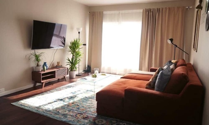 West Hollywood Apartment | Luxury Oasis in WestHollywood:Free parking & pool
