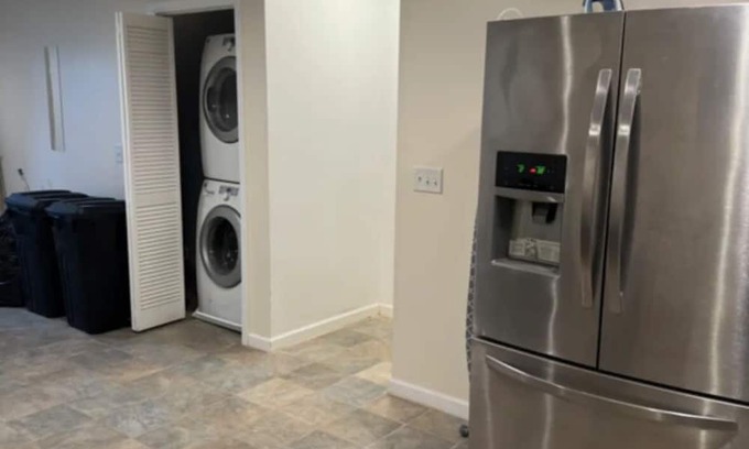 McGinley Square House | V2 please contact host before booking! This is private room, not entire place
