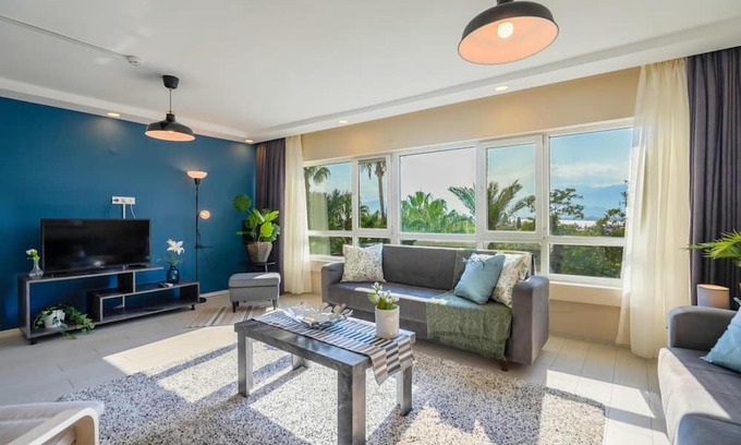 Kaleici Apartment | Missafir Stylish Flat Near Hadrian's Gate