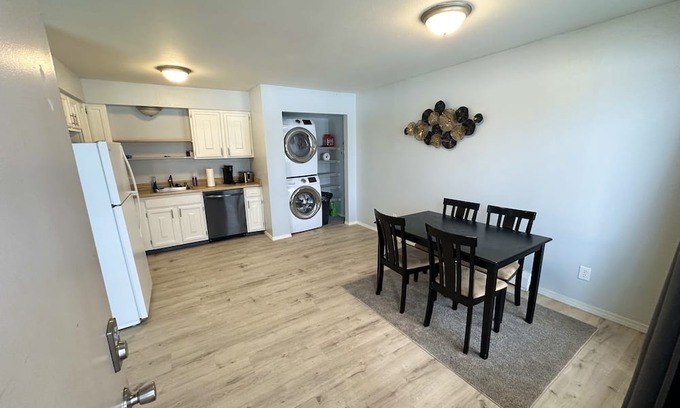 Spenard Apartment | 2 br 1 ba 4-Plex Apt Near Airport
