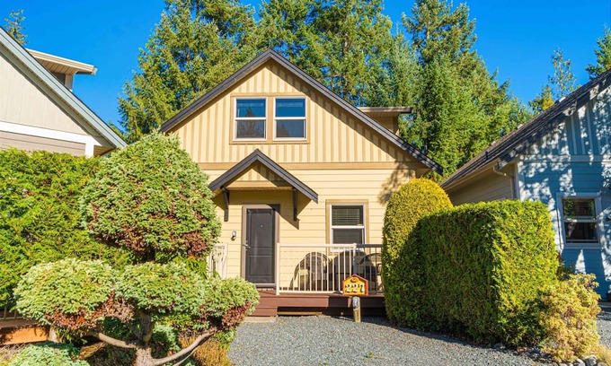 Regional District of Nanaimo House | Peaceful, immaculate and fully-equipped!