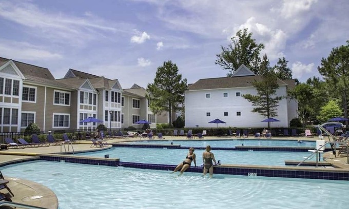 Lackey Cottage | Availability for all Kings Creek Spinnaker properties, Kings Mill CC Cottages.