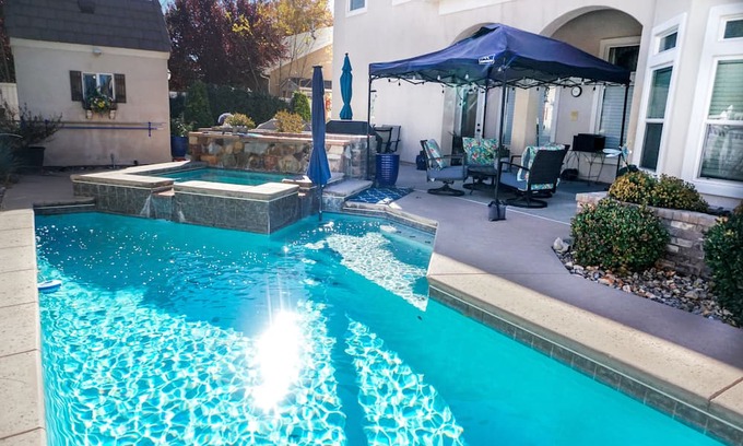 Hurricane Apartment | AAA Suite: Luxe Studio Casita with pool, Hot Tub & BBQ in the gateway to Zion.