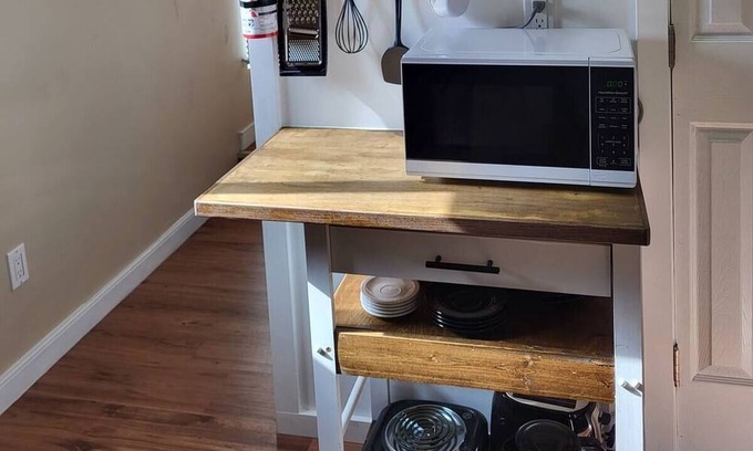 East Kootenay Apartment | (A)Quaint 2 bd apt w/view 4 guests