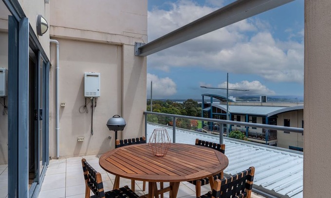 Shellharbour City Centre Apartment | Mountain Waves - in the heart of shellharbour
