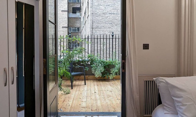 Bishopsgate Apartment | DIAMOND 7PP