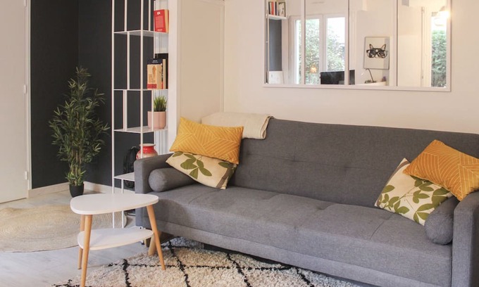 Puteaux Apartment | Cozy 40 m² in Old Puteaux