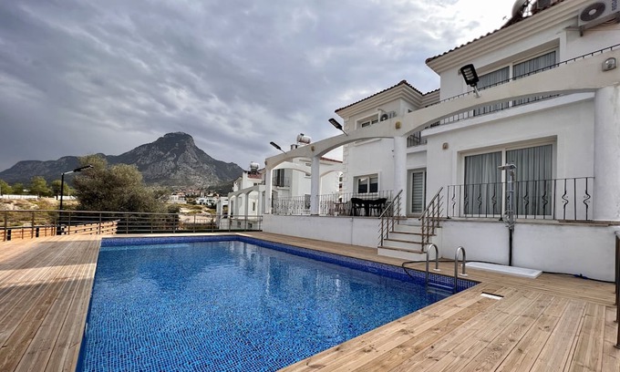 Karsiyaka Villa | Villa with Private Pool At Kyrenia