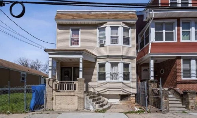 Weequahic House | Private Room in Newark5