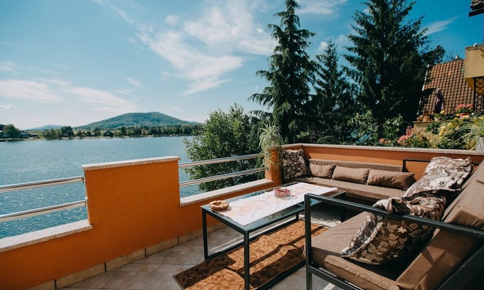 Ogulin Apartment | Comfortable and spacious apartment with terrace Sabljak Selo, Gorski kotar (A-21683-a)