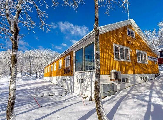 Glomfjord Hotel | Gulbrakka Basecamp