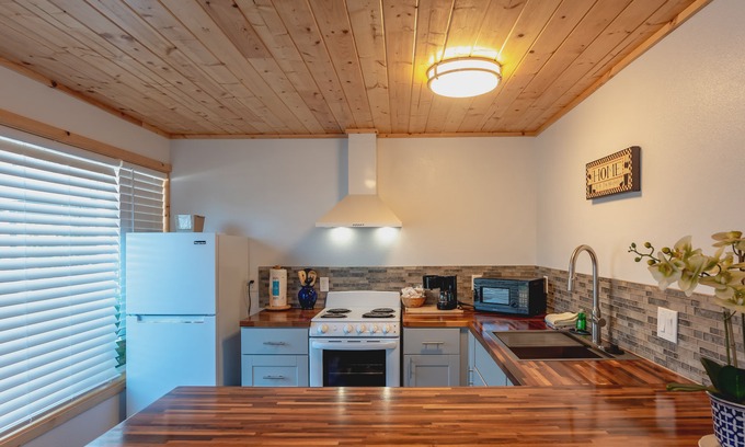 Netarts Hotel | Terimore Lodging by the Sea