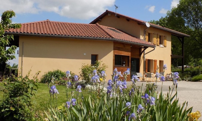 Ambronay Bed & Breakfast | Le Grand Noyer