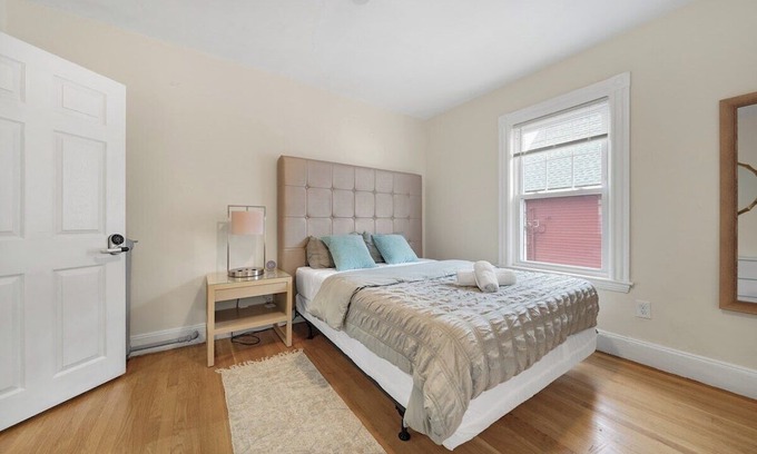 Allston Apartment | 5BR 2BTH Bright & Spacious Apt in Brighton