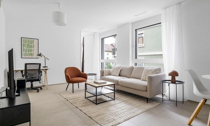 Center Apartment | Blueground | Gewerbeschule, balcony, nr ETH