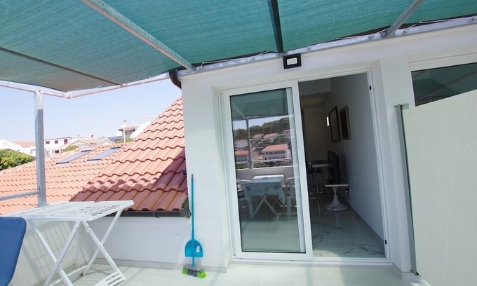 Krizna luka Apartment | One bedroom apartment with terrace and sea view Hvar (A-24926-c)