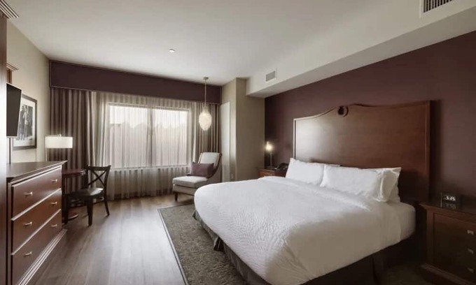 Parker Hotel | Parker Stay | 1 Unit | Central Mainstreet Location