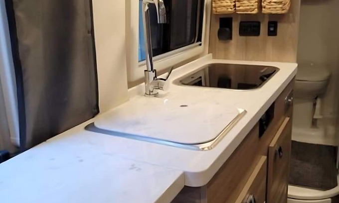 Fallbrook House | Cozy Campervan in peaceful Fallbrook sleeps 2