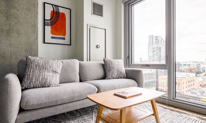 West Loop Gate Apartment | Blueground | West Loop Gate, rooftop, nr Park