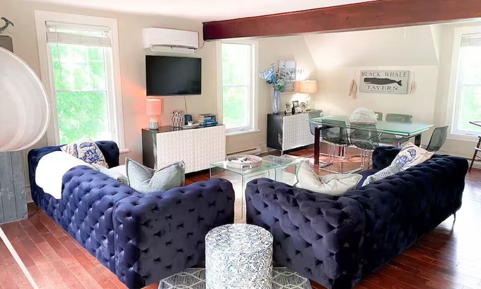 Hudson House | Hudson: Nantucket getaway between beach and nature