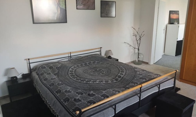 Helmern Apartment | ApARTment in the countryside - large, well-kept 2-room apartment with a special flair