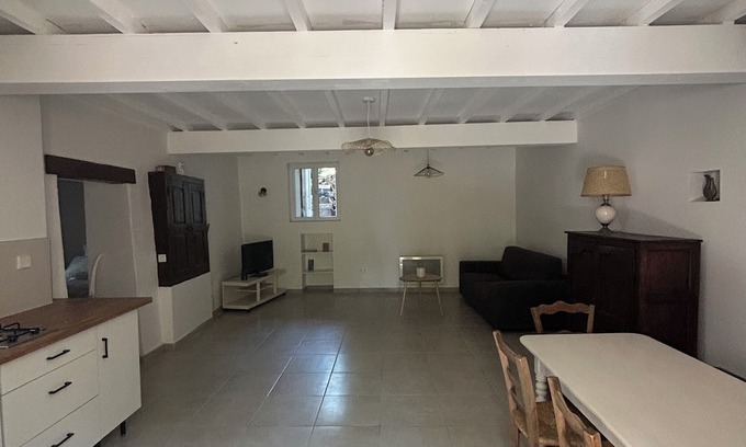 Beauregard-Baret Apartment | Entire apartment with pool access 10 minutes from Valence TGV station and 30 minutes from the Vercors region