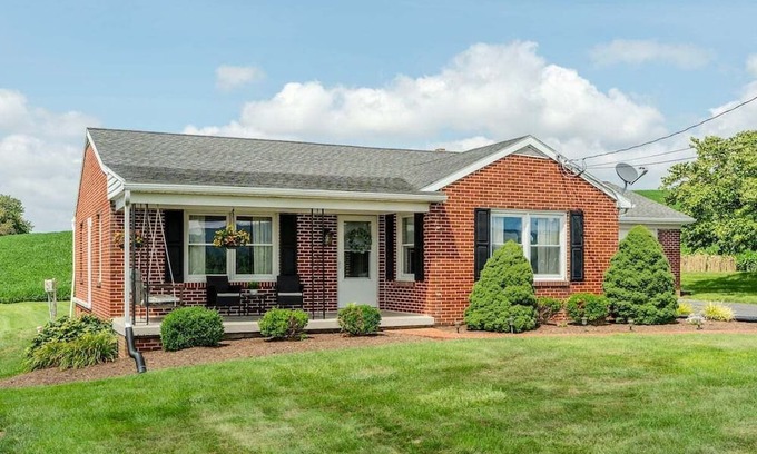 Goodville House | Cottage On Main | Playground + Fire Pit!