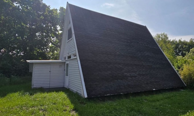 Markgrafenheide House | Finnish hut "MH77" - renovated Finnish hut directly on the dune, approx. 80 m to the