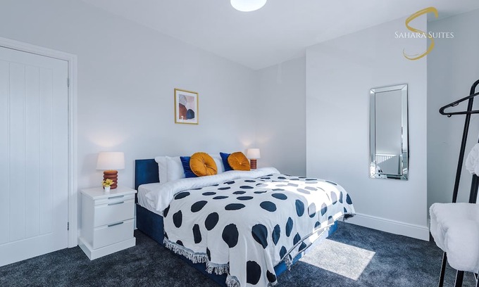 Salford House | Luxury 4BR Retreat | AO Arena & Quiet Salford Spot