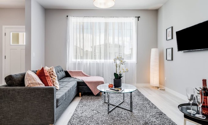 Chestermere House | New Home with Central AC, 15 Mins to YYC, 5 Mins to Lake & Stoney - Pets welcome