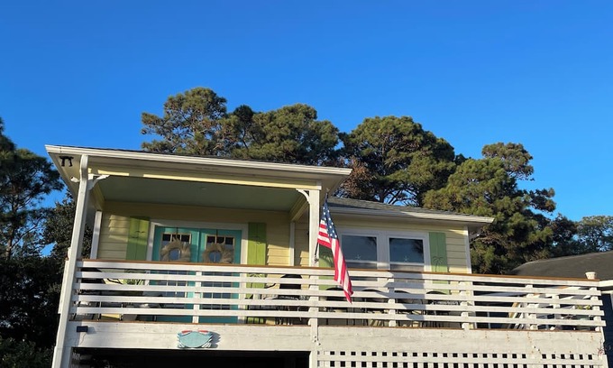 Colington House | "Semi-soundfront beach cottage with beautiful water views and pool access!