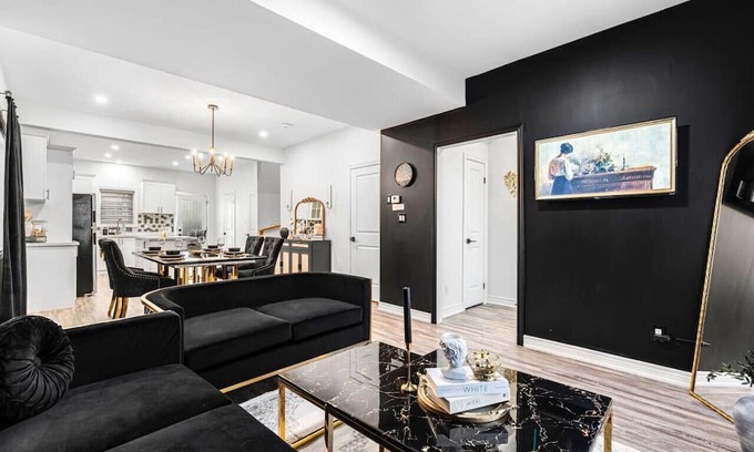 Niagara Falls Apartment | Stylish *NEW* 2BR Suite| 2.5Baths | Close to Falls