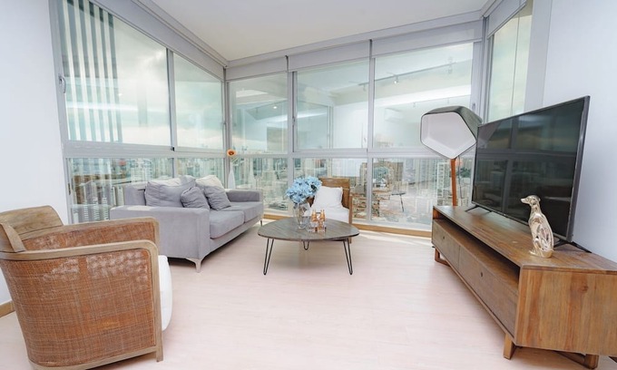 Tumba Vieja Apartment | Luxury 2BR Cityview apt, parking and balcony